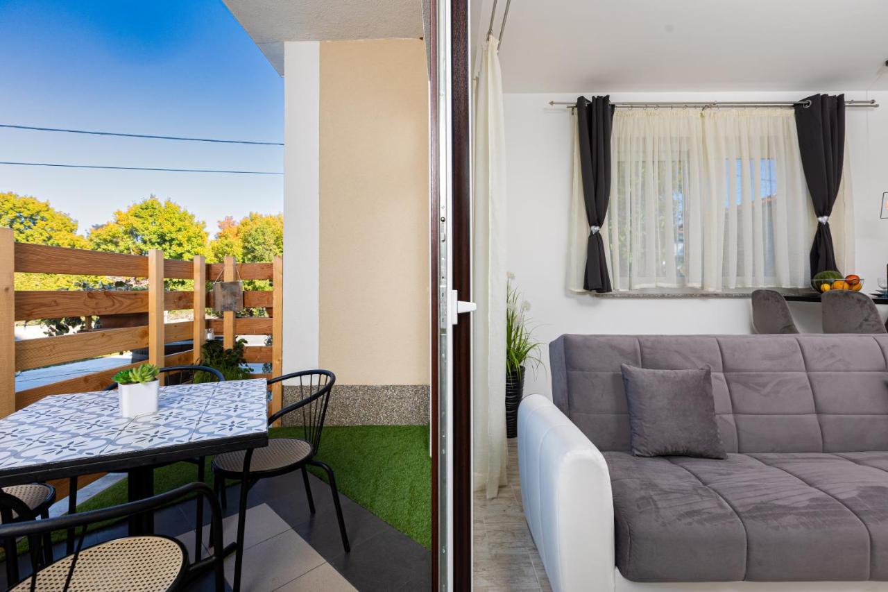 Apartments Meri Sveti Ivan  Екстериор снимка
